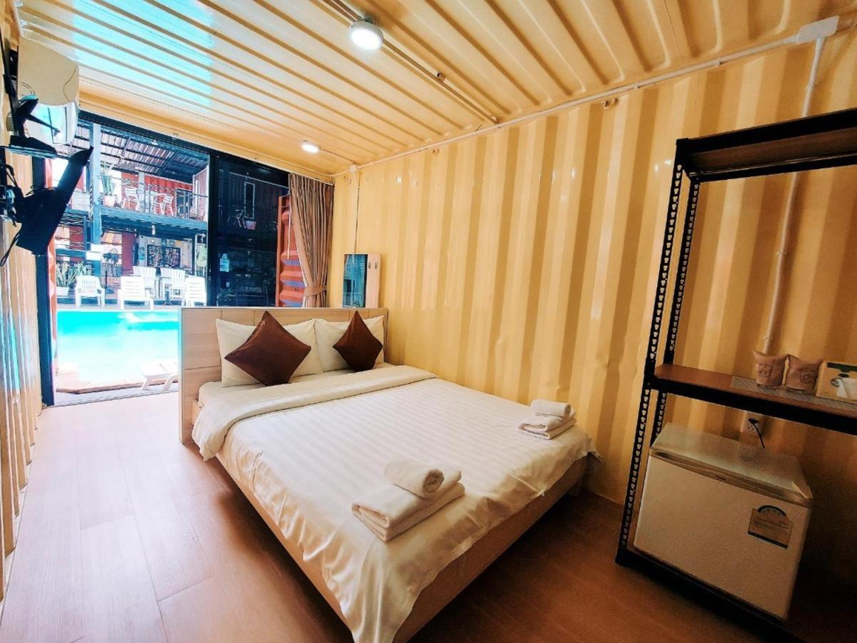 Retro Box Hotel Чумпхон Экстерьер фото