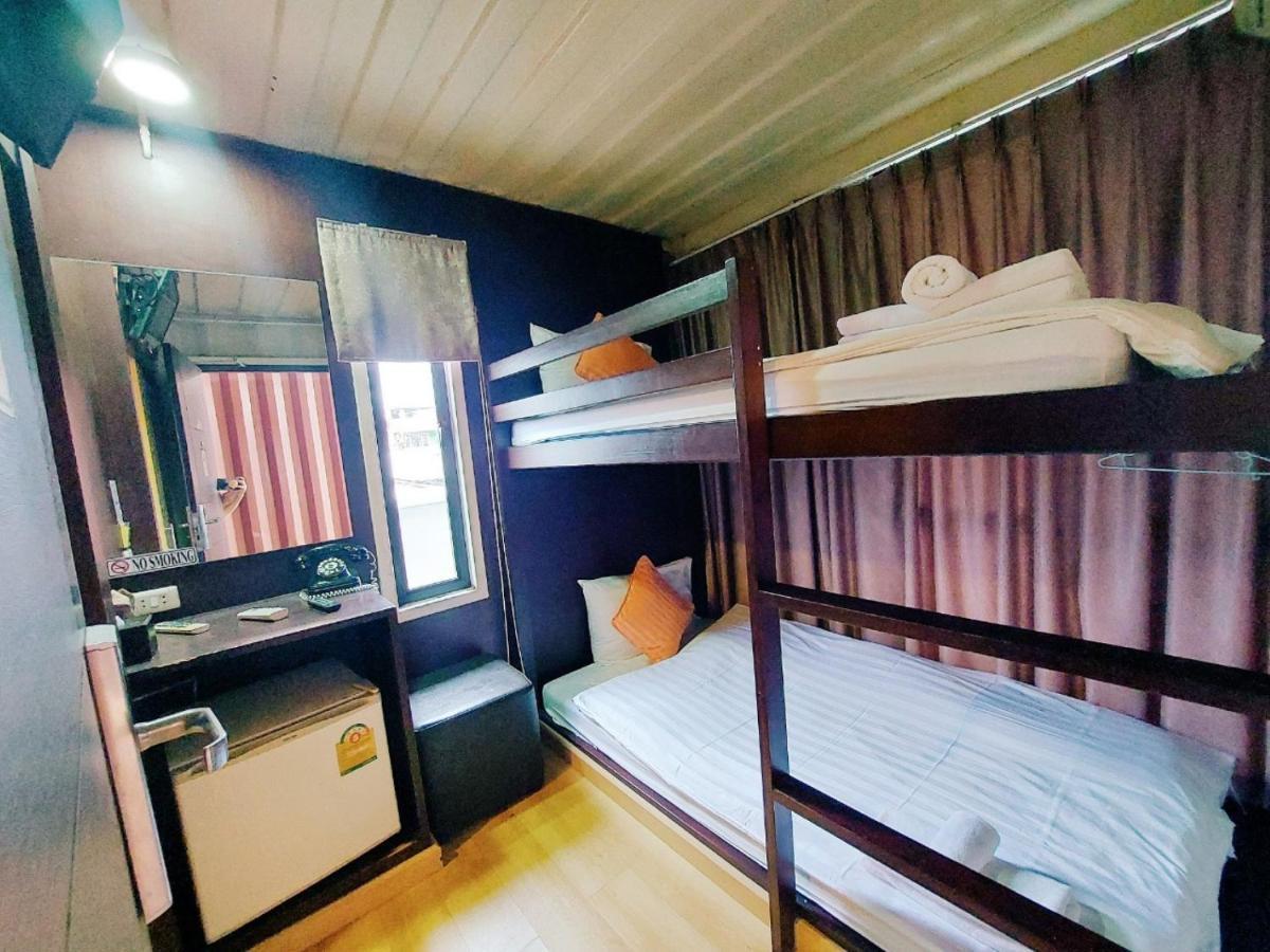 Retro Box Hotel Чумпхон Экстерьер фото