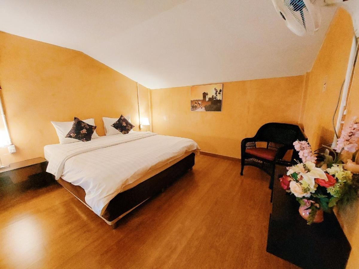 Retro Box Hotel Чумпхон Экстерьер фото