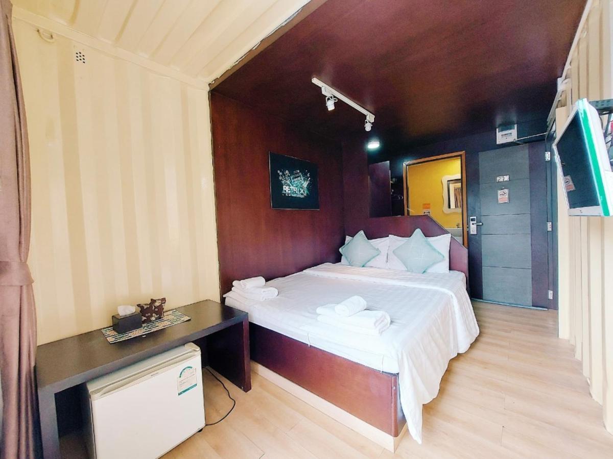 Retro Box Hotel Чумпхон Экстерьер фото